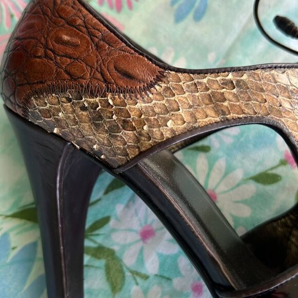 Stuart Weitzman Mixed Leather Tuxedo Lace Up Heels - 8 M (?) - Picture 7 of 16